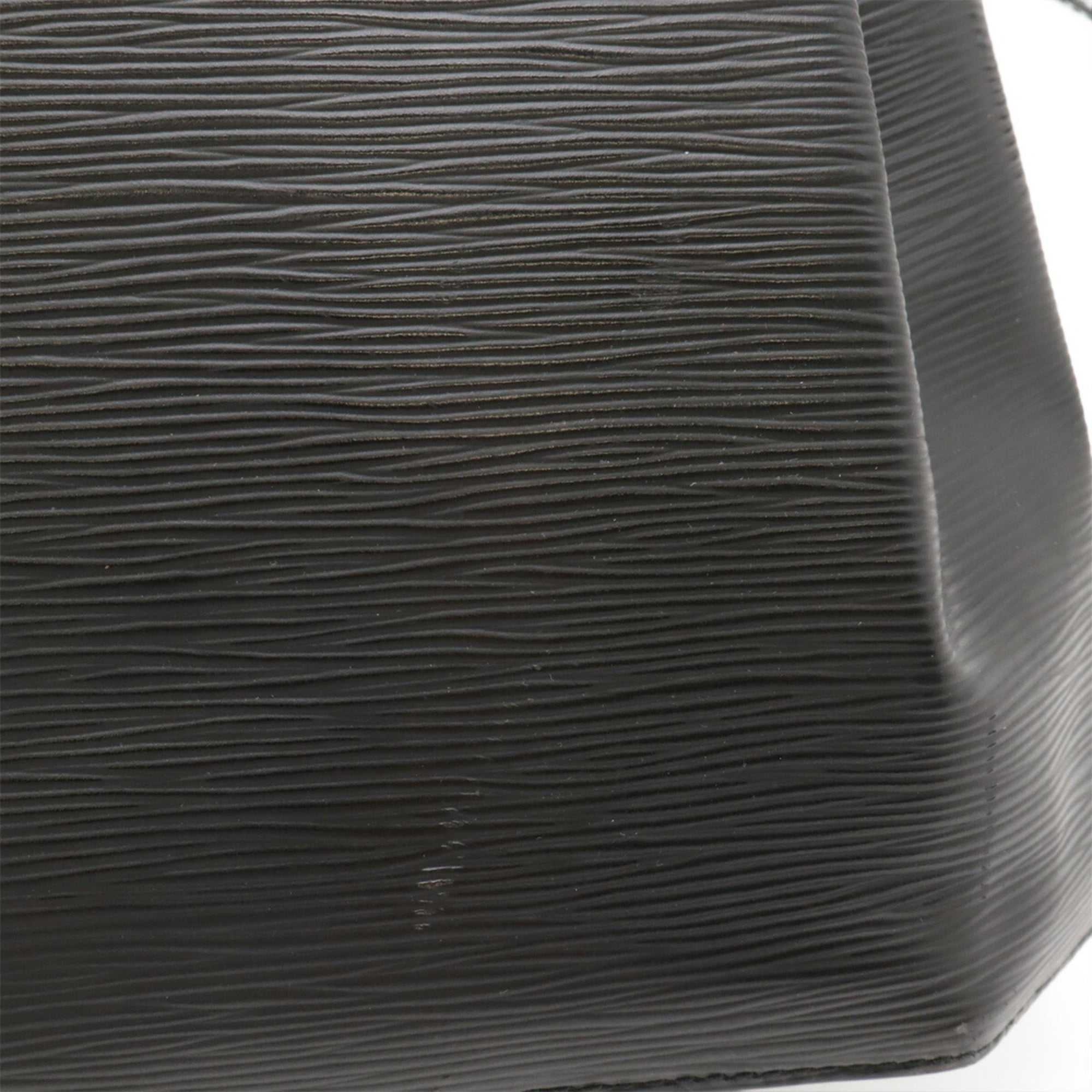 Louis Vuitton Noir Epi Leather Pouch Shoulder Bag (Pre-Owned)