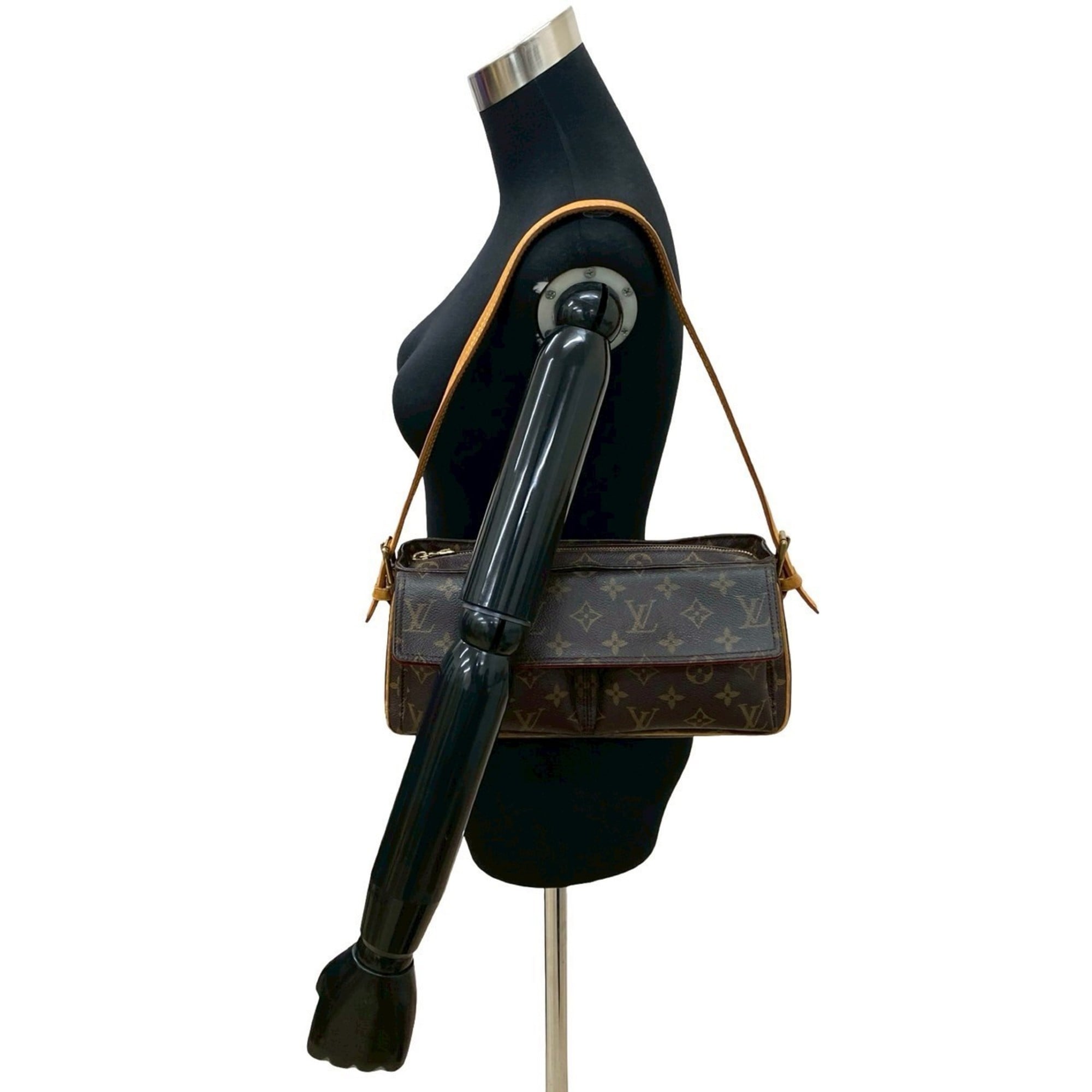 Louis Vuitton Brown Leather Shoulder Bag (Pre-Owned)