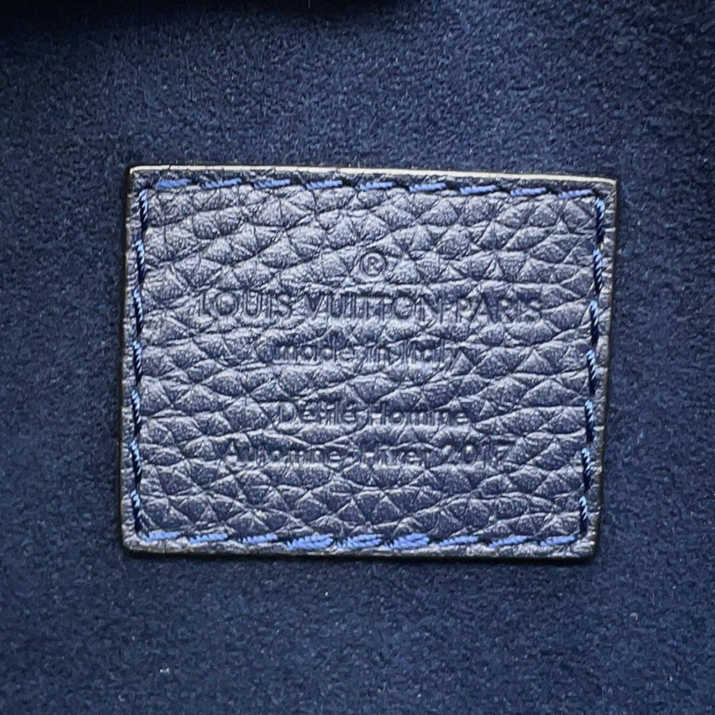 Louis Vuitton Navy Leather Shoulder Bag (Pre-Owned)