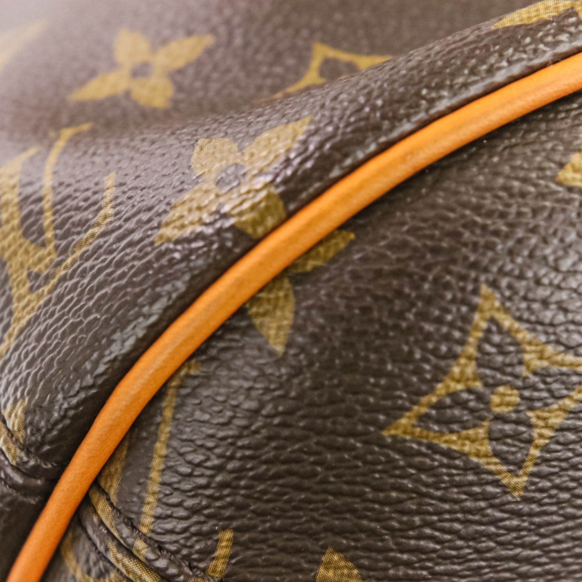 Louis Vuitton Brown Monogram Monogram Shoulder Bag (Pre-Owned)