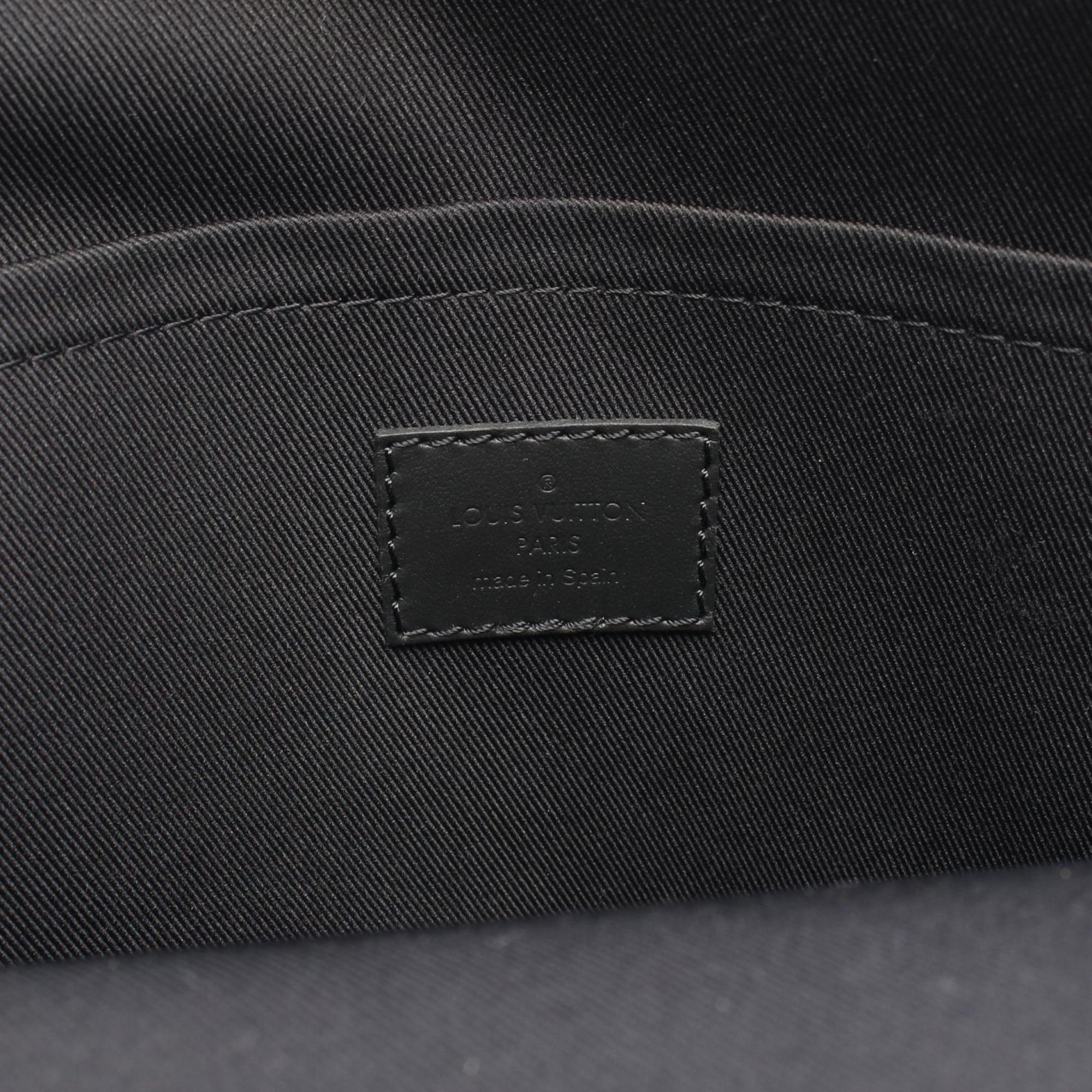 Louis Vuitton Black Leather Fanny Pack (Pre-Owned)