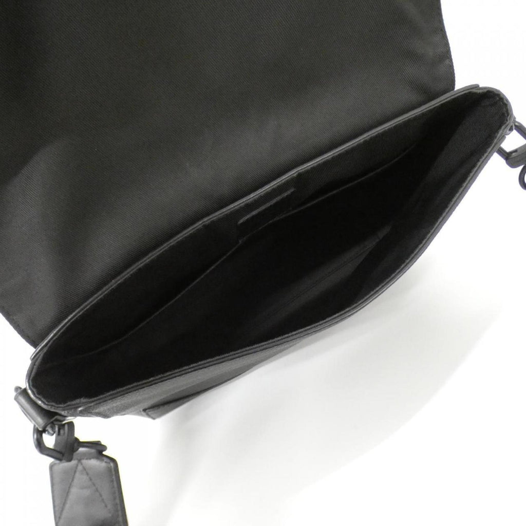 Louis Vuitton Black Leather Shoulder Bag (Pre-Owned)