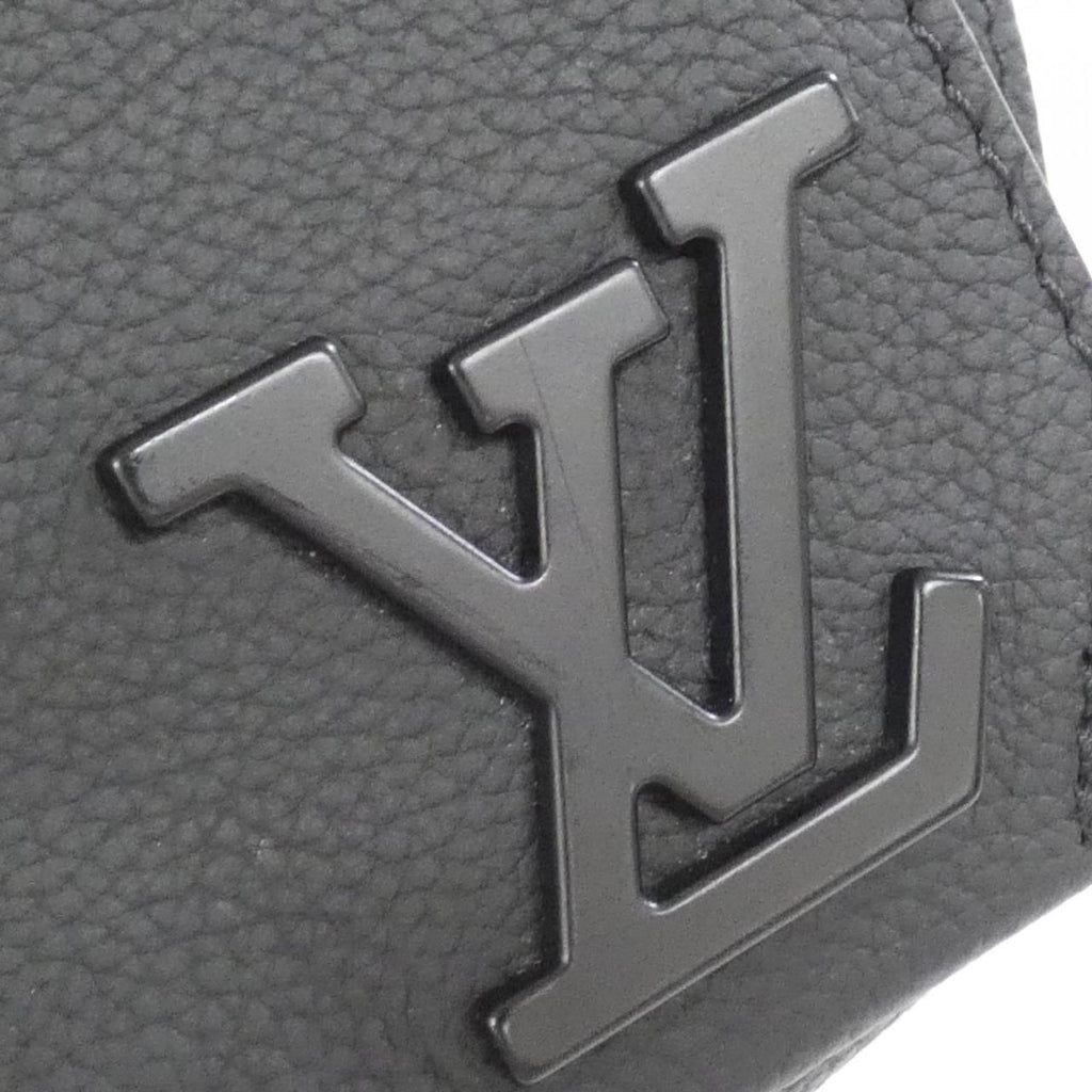 Louis Vuitton Black Leather Shoulder Bag (Pre-Owned)