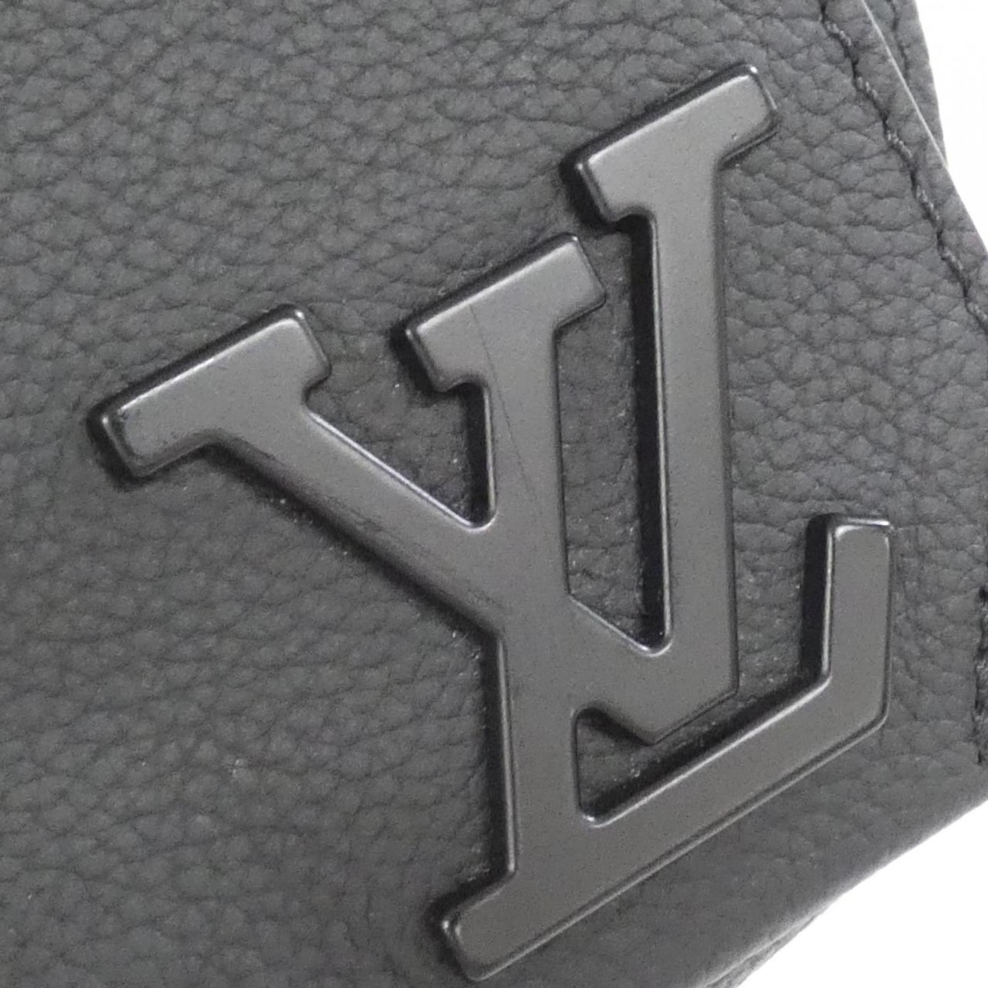 Louis Vuitton Black Leather Shoulder Bag (Pre-Owned)