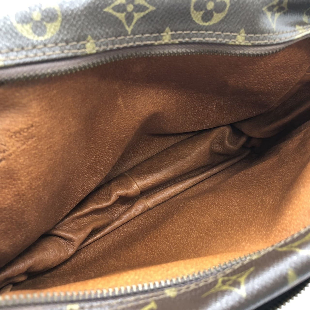 Louis Vuitton Brown Monogram Canvas Shoulder Bag (Pre-Owned)