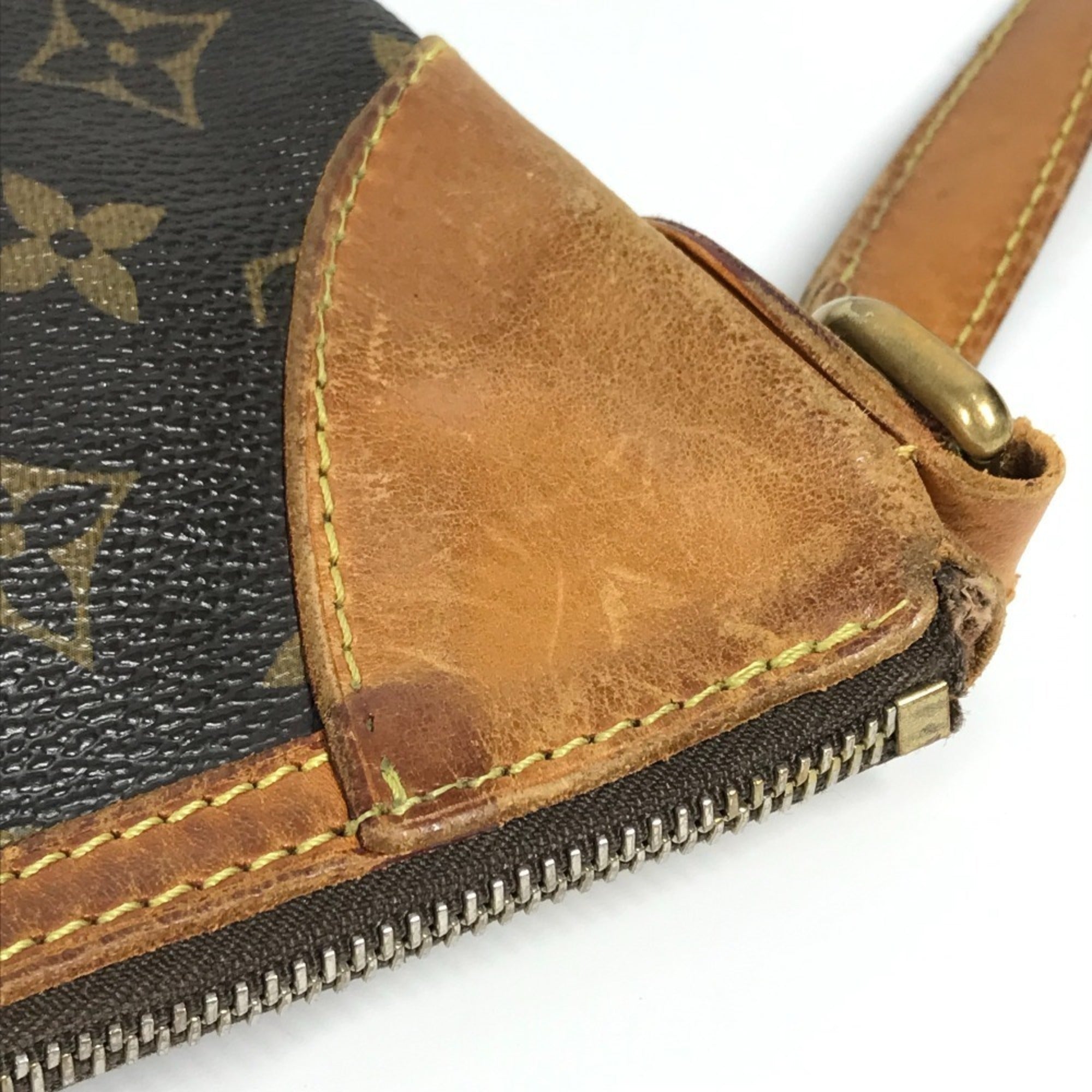 Louis Vuitton Brown Monogram Monogram Pochette Shoulder Bag (Pre-Owned)
