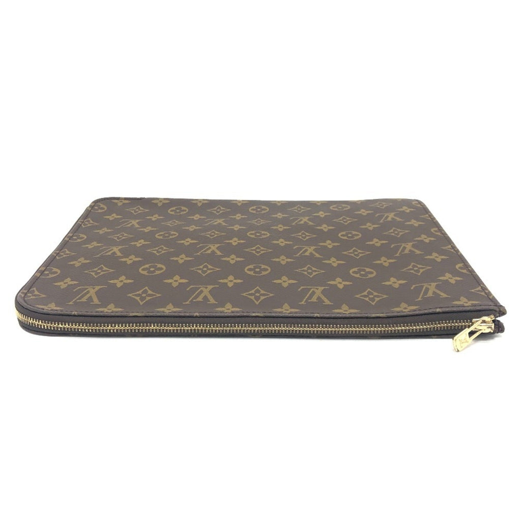 Louis Vuitton Brown Clutch Bag (Pre-Owned)