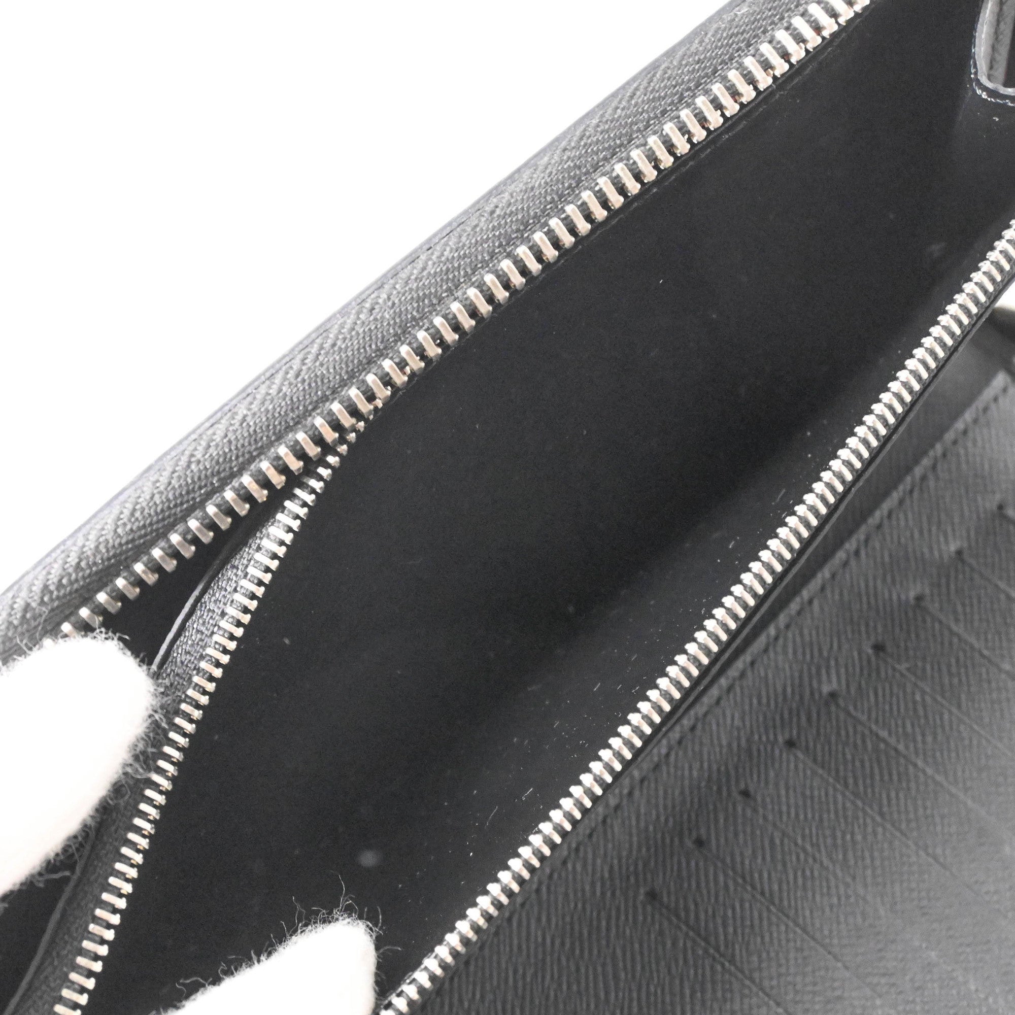 Louis Vuitton Epi Noir Epi Leather Long Wallet (Bi-Fold) (Pre-Owned)