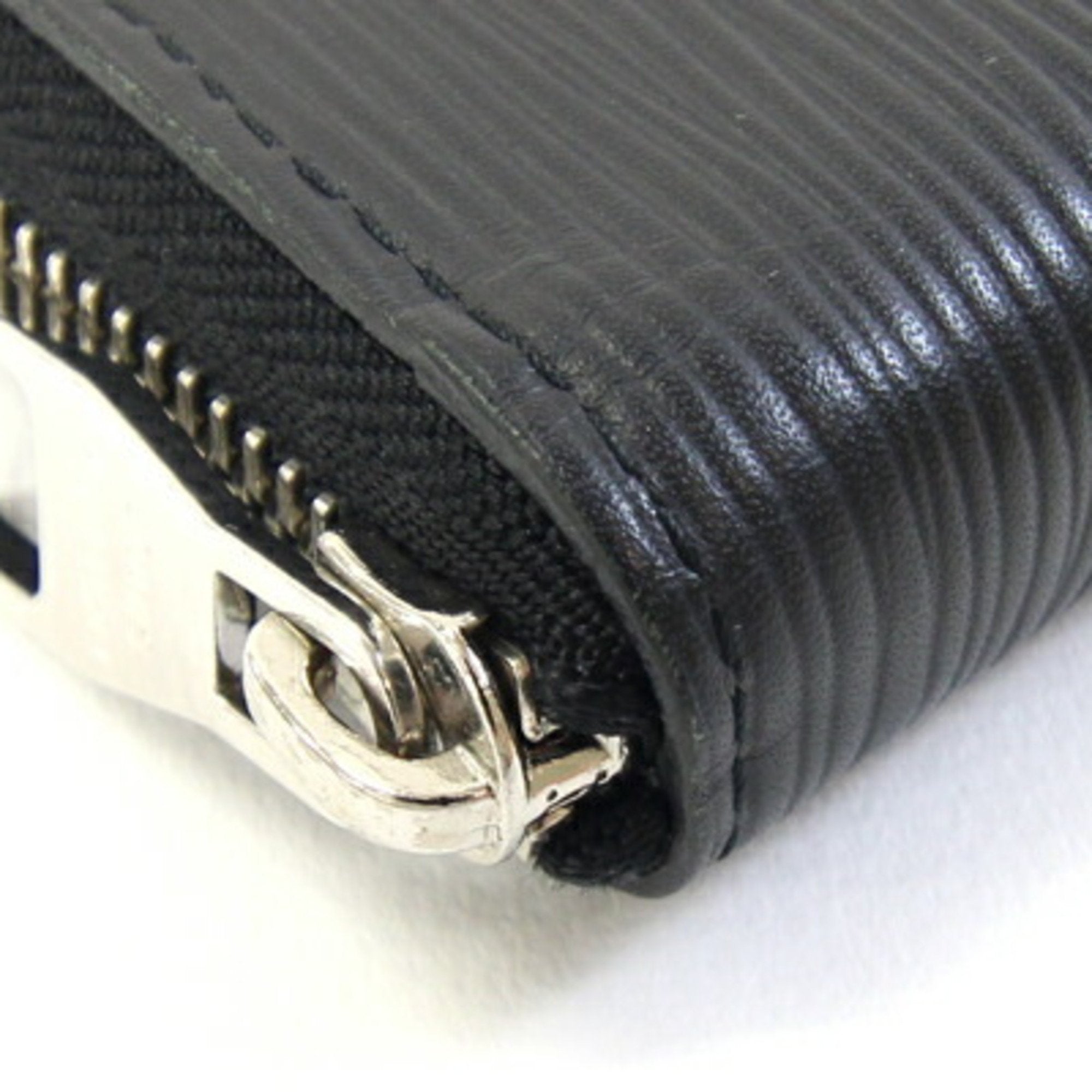 Louis Vuitton Black Noir Epi Leather Long Wallet (Bi-Fold) (Pre-Owned)