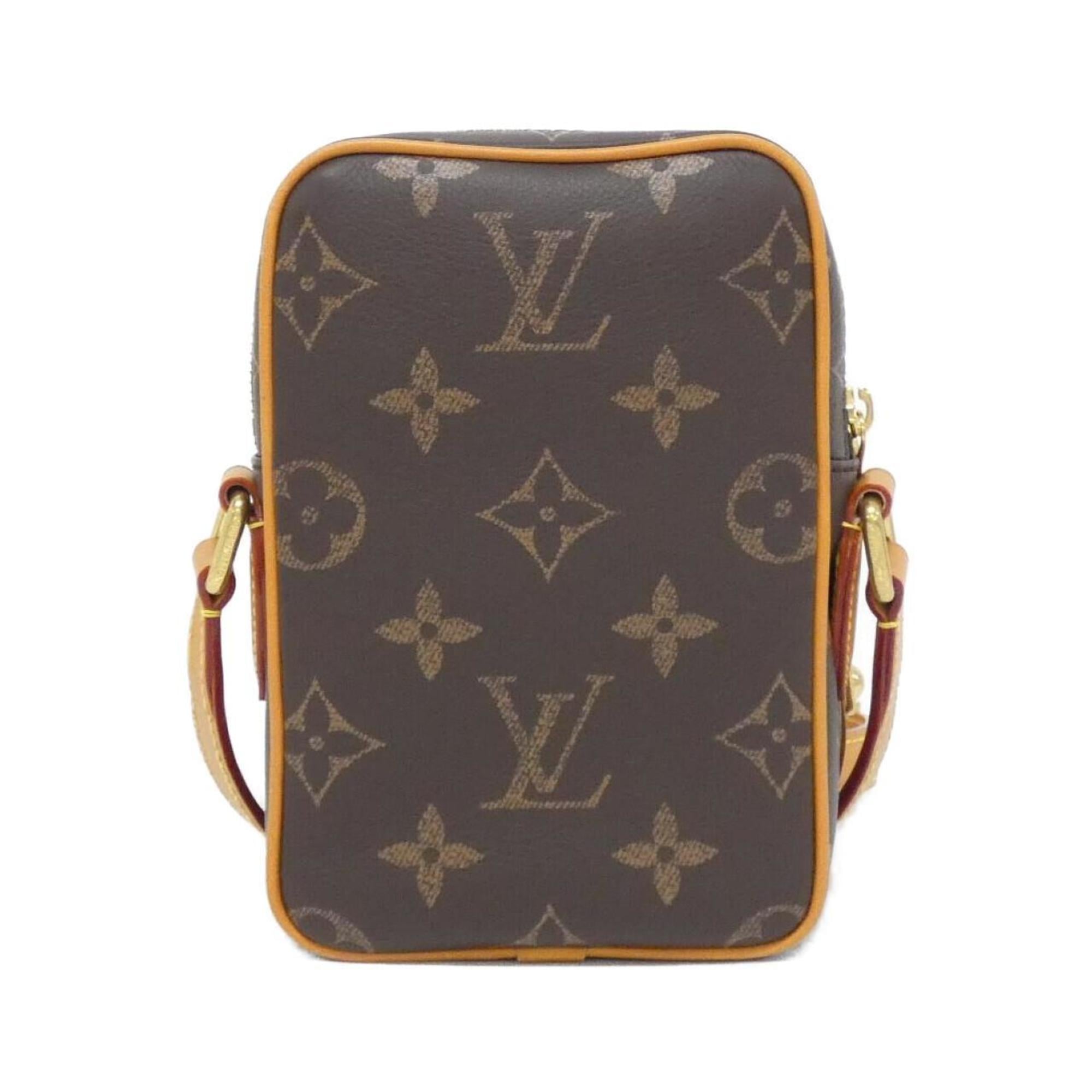 Louis Vuitton Marron Leather Shoulder Bag (Pre-Owned)