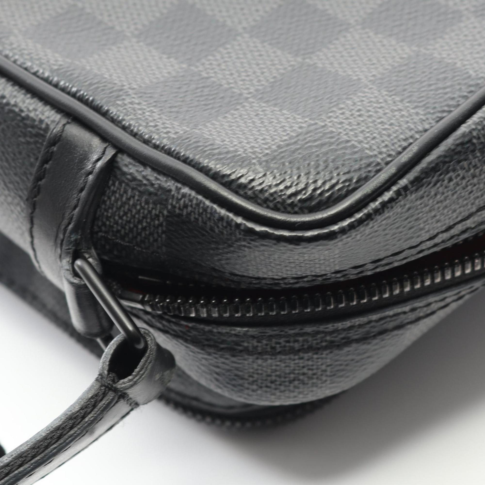 Louis Vuitton Gray Damier Graphite Leather Shoulder Bag (Pre-Owned)