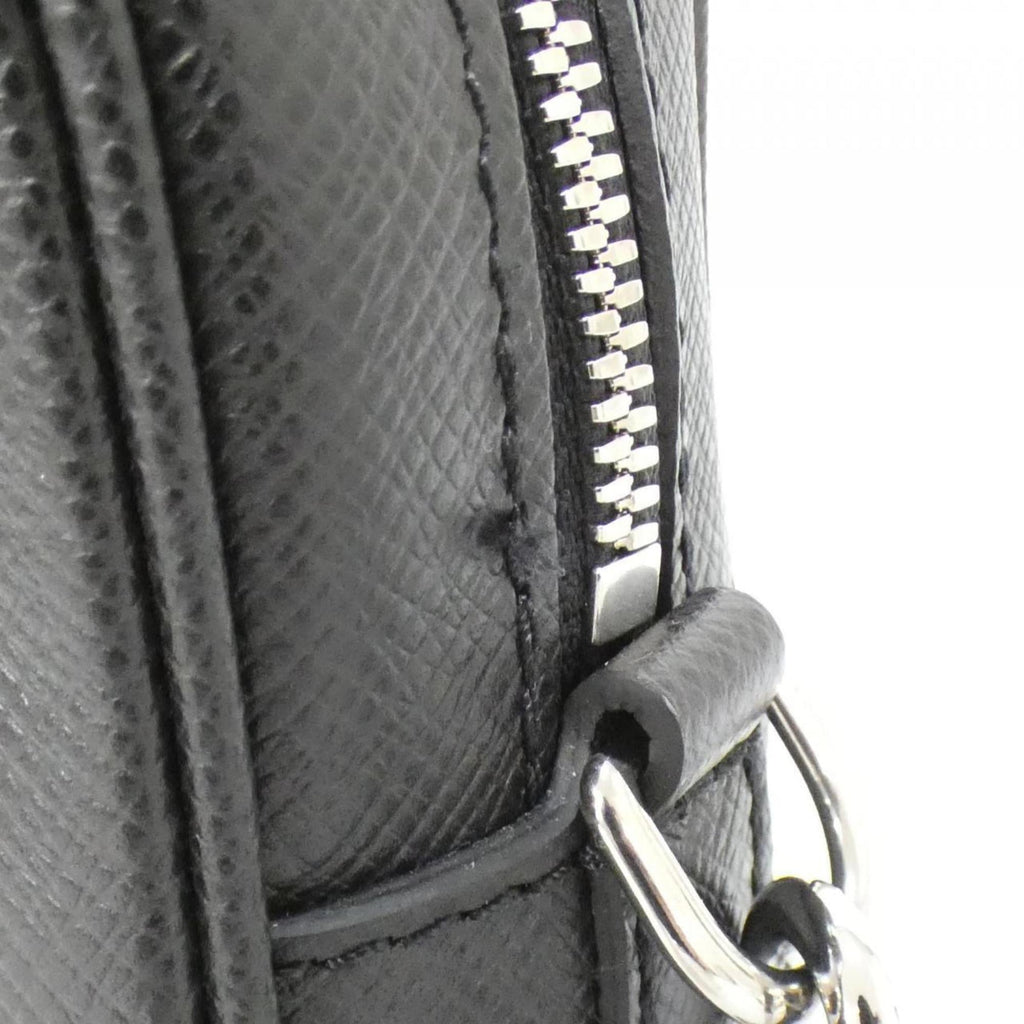 Louis Vuitton Black Leather Pochette (Pre-Owned)
