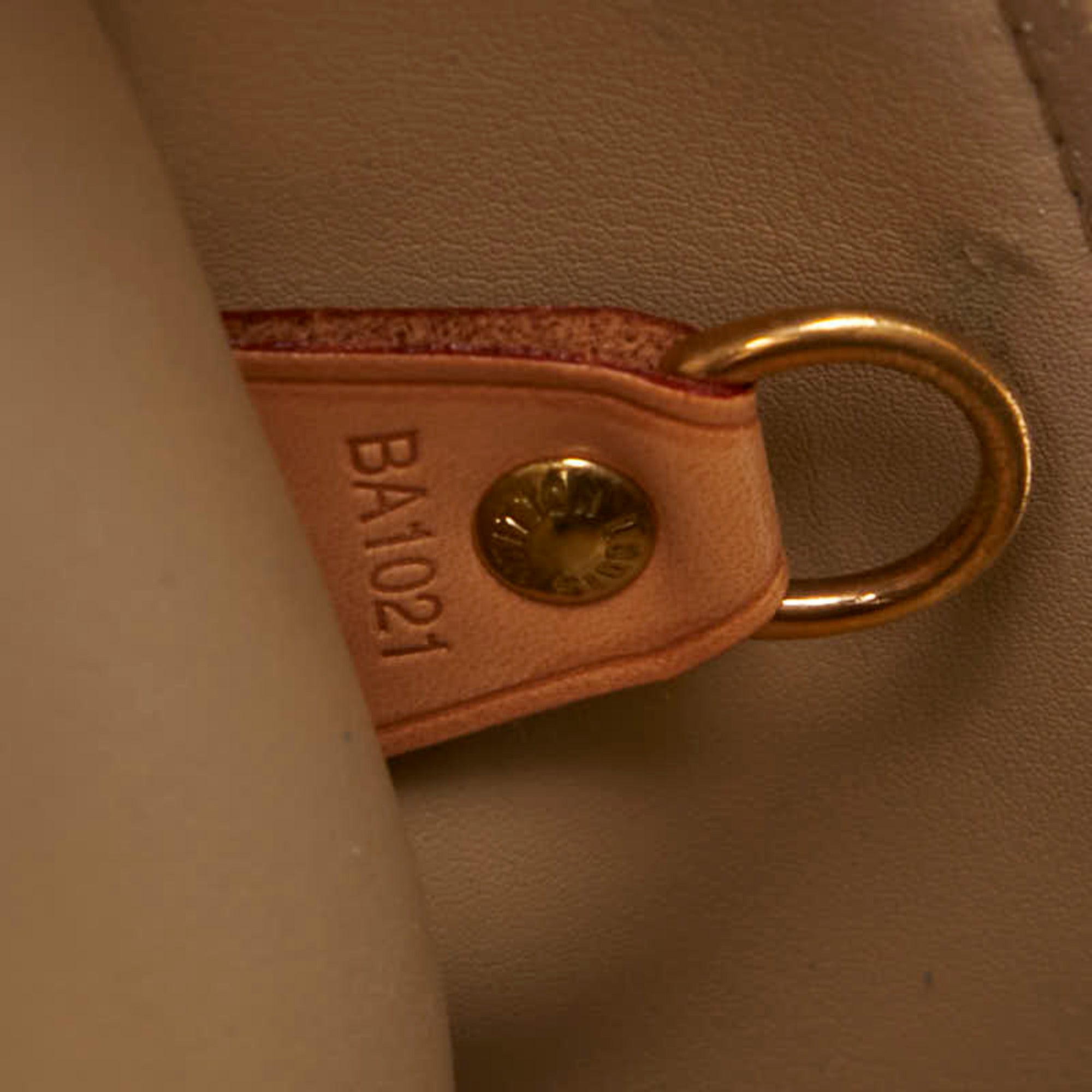 Louis Vuitton Beige Yellow Patent Leather Boston Bag Handbag (Pre-Owned)