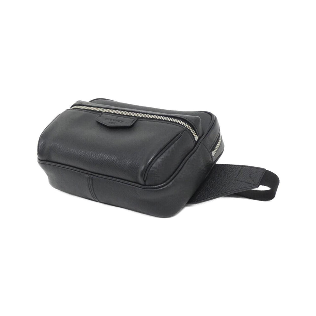 Louis Vuitton Taiga Black Taiga Leather Shoulder Bag (Pre-Owned)