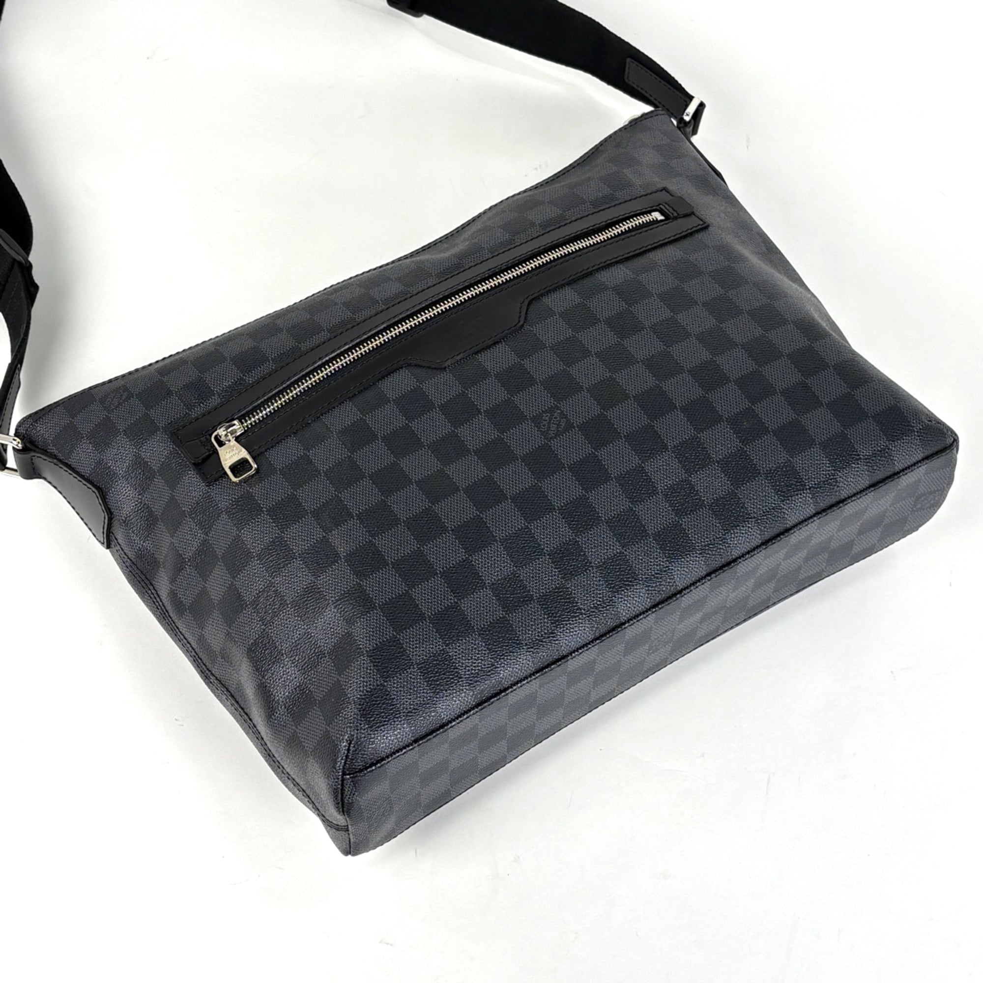 Louis Vuitton Black Damier Graphite Shoulder Bag (Pre-Owned)