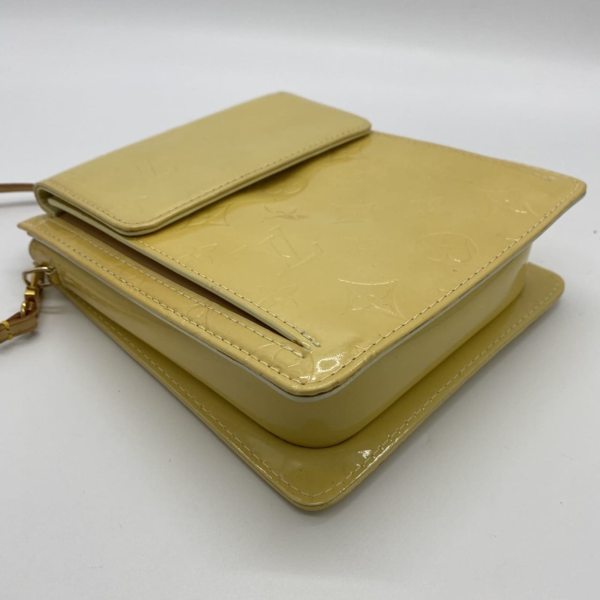 Louis Vuitton Yellow Monogram Vernis Pochette Shoulder Bag (Pre-Owned)