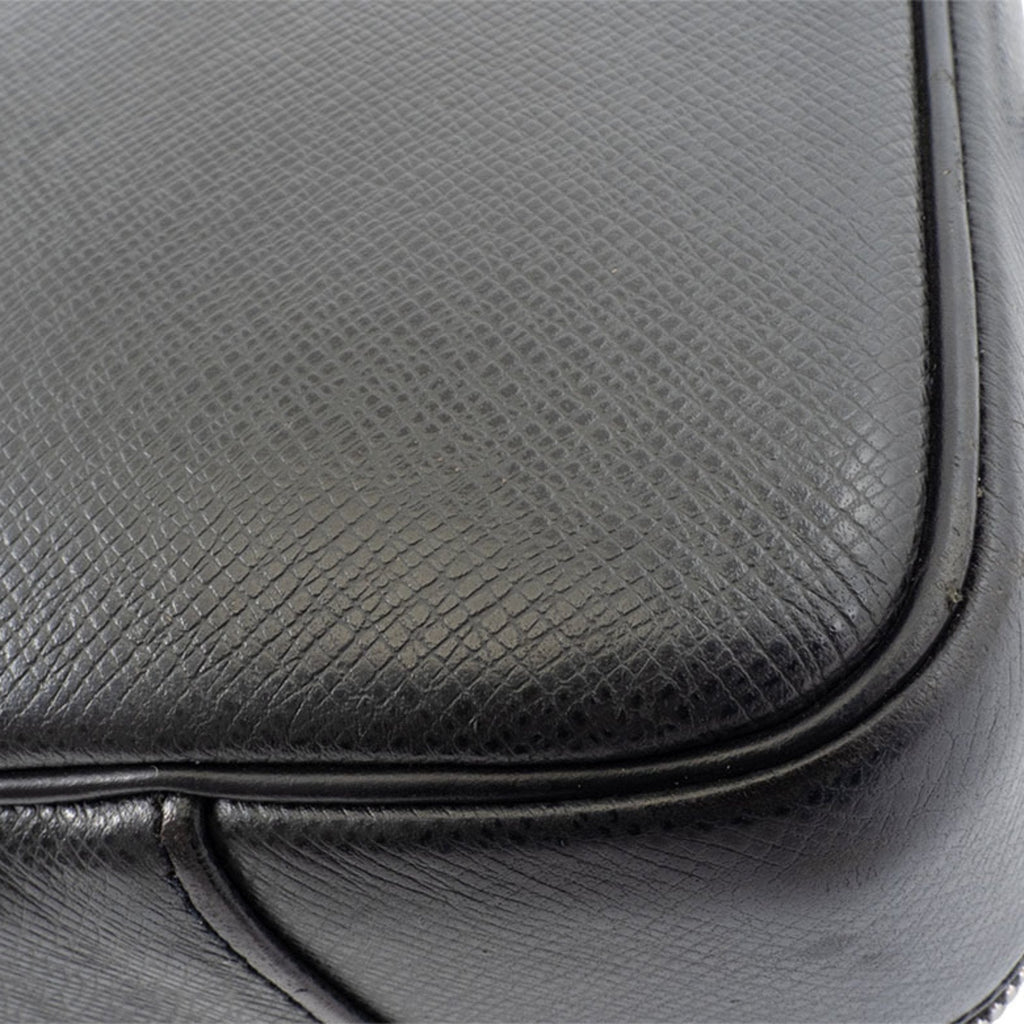 Louis Vuitton Ardoise Taiga Leather Shoulder Bag (Pre-Owned)