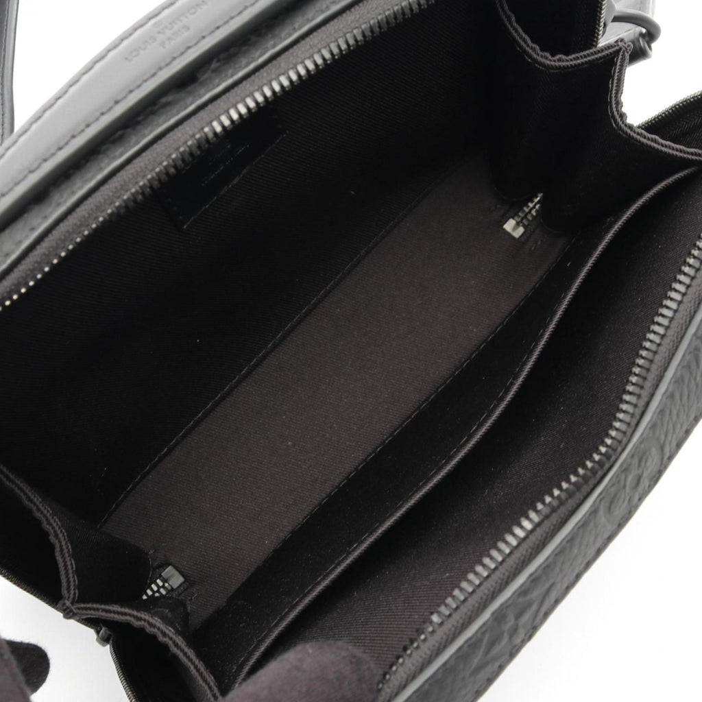 Louis Vuitton Black Leather Shoulder Bag (Pre-Owned)