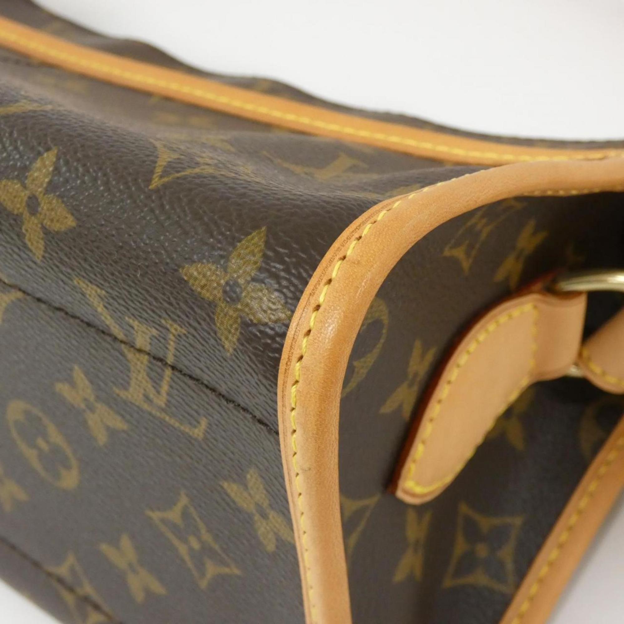 Louis Vuitton Marron Coated Canvas Shoulder Bag (Pre-Owned)