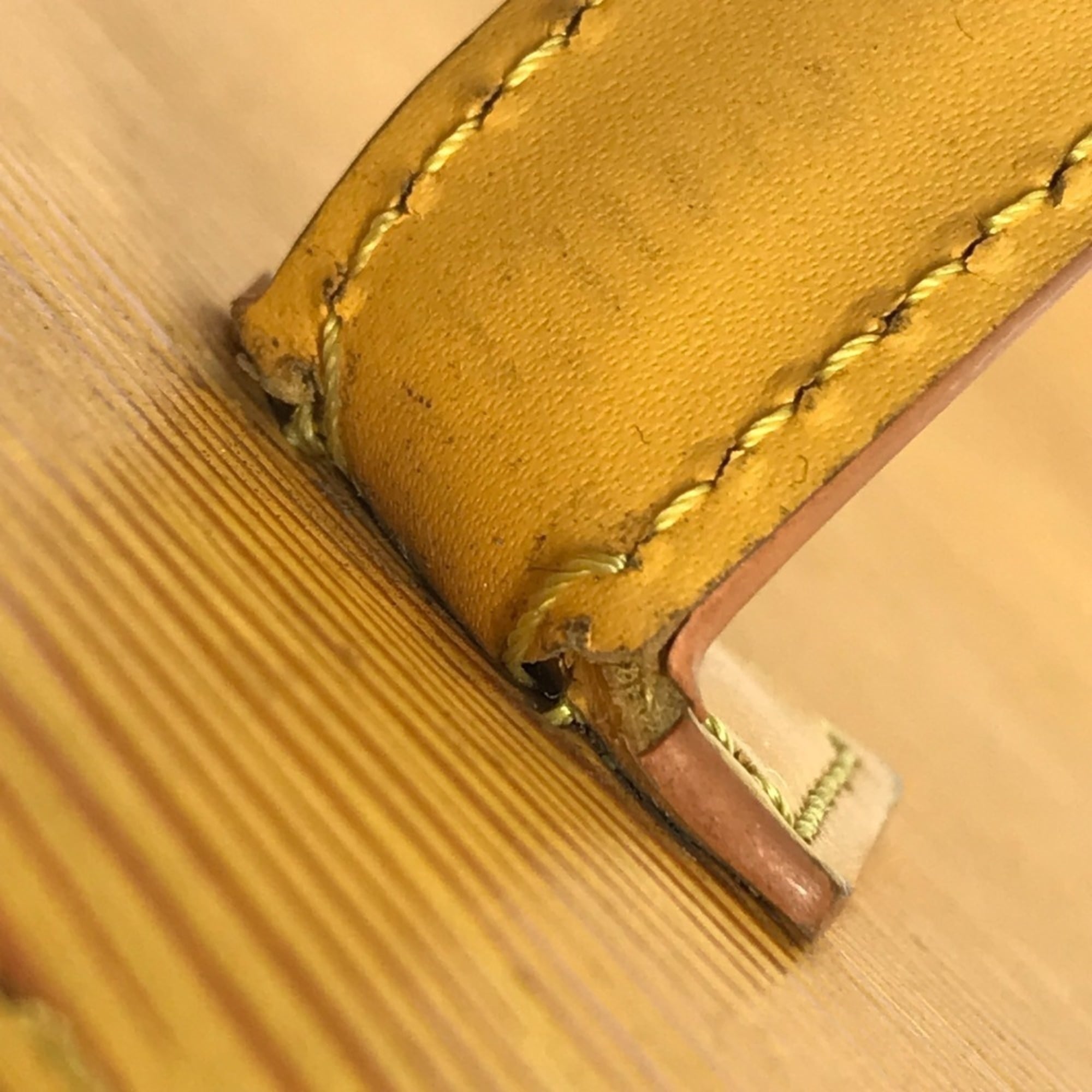 Louis Vuitton Yellow Epi Leather Handbag Tote Bag (Pre-Owned)