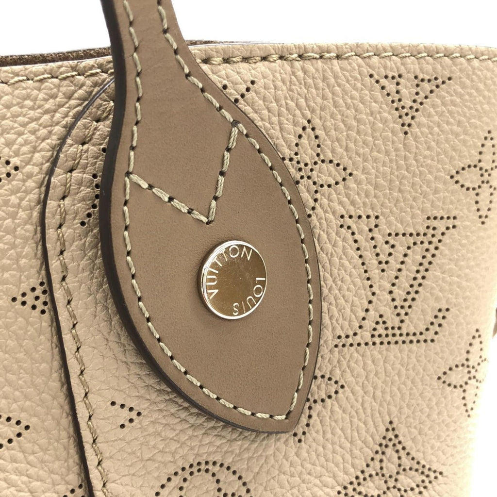 Louis Vuitton Galle Leather Handbag (Pre-Owned)
