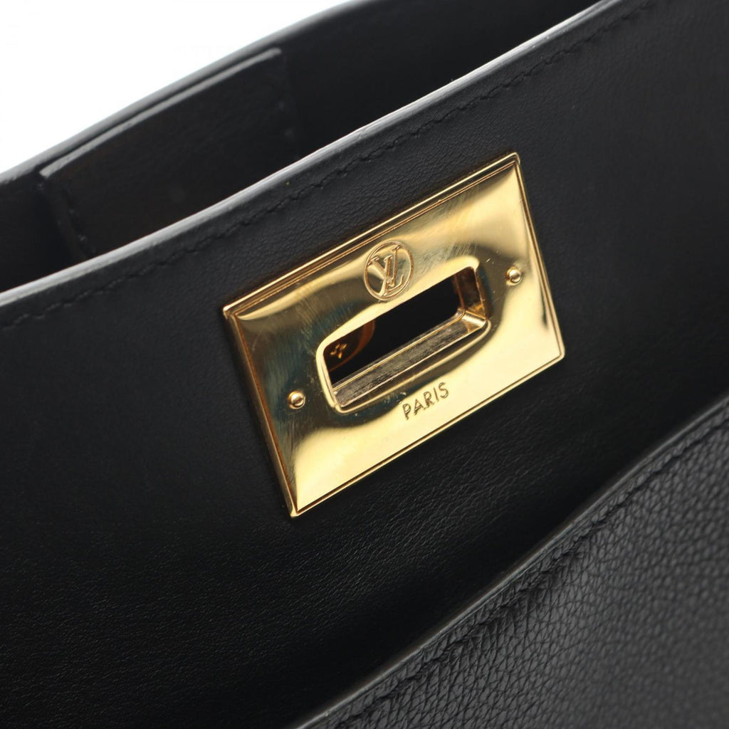Louis Vuitton Black Leather Handbag (Pre-Owned)