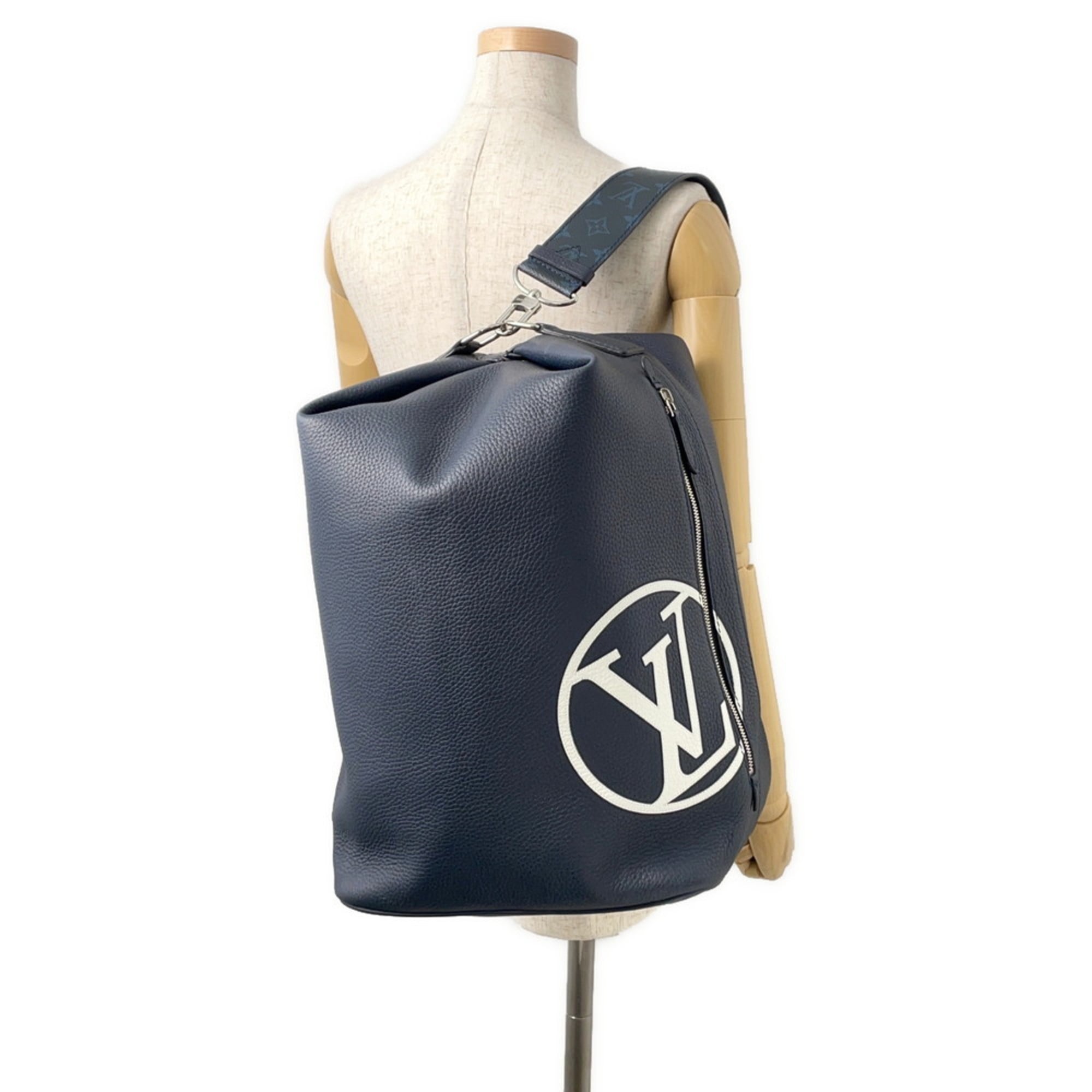 Louis Vuitton Navy Leather Shoulder Bag (Pre-Owned)