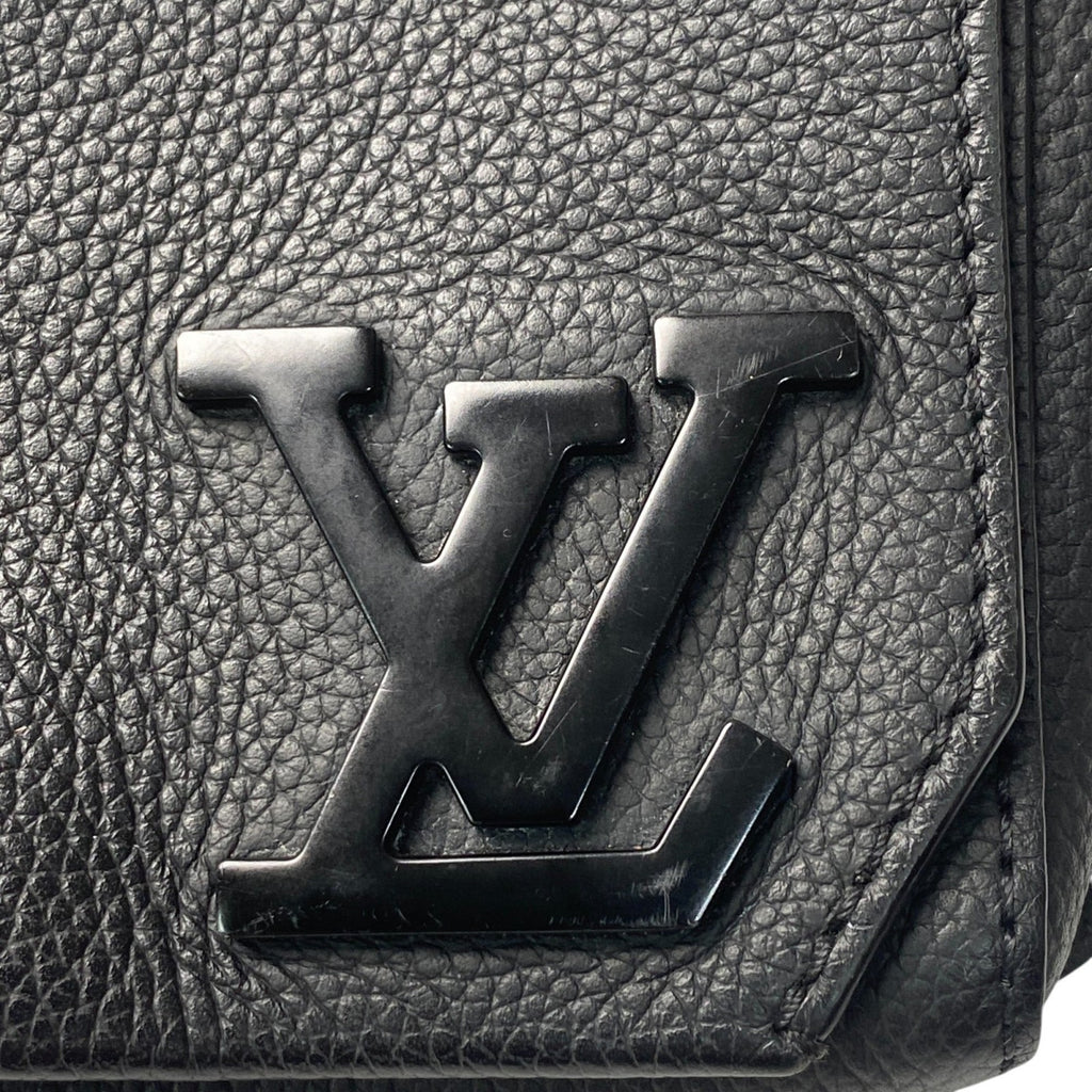 Louis Vuitton Black Leather Sling Bag (Pre-Owned)