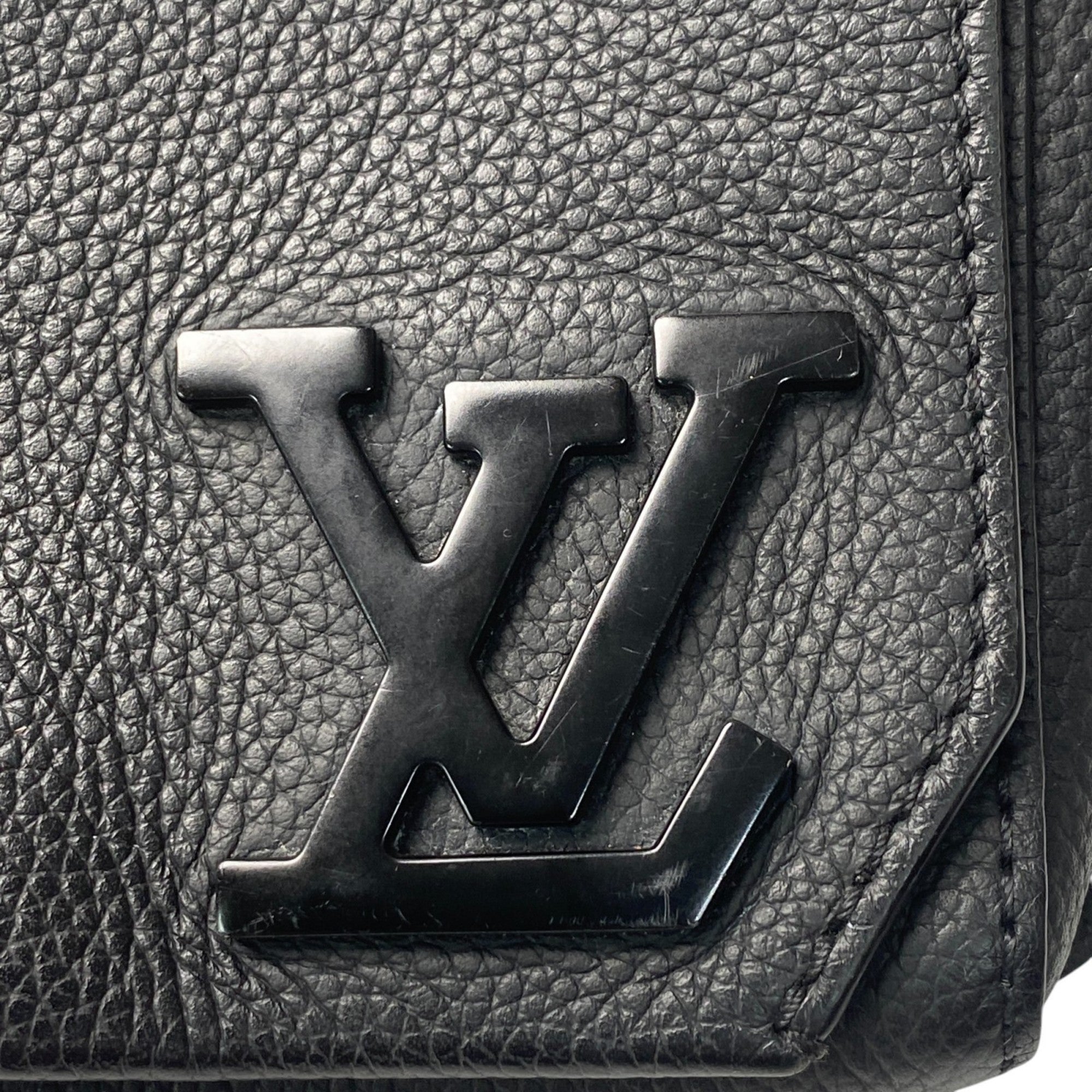 Louis Vuitton Black Leather Sling Bag (Pre-Owned)