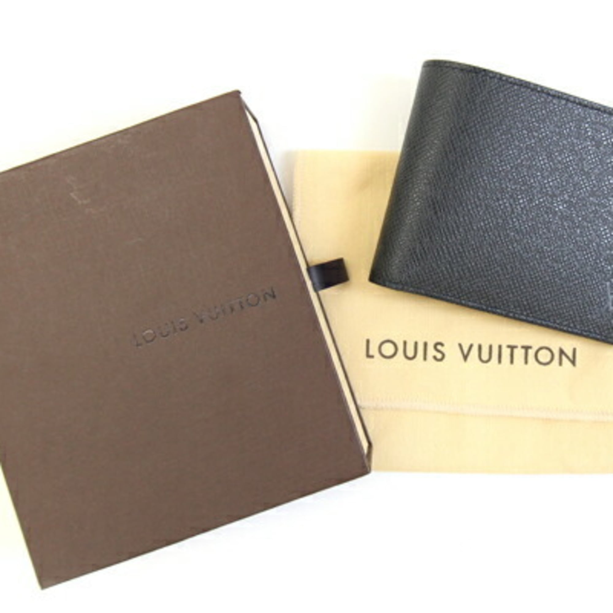Louis Vuitton Noir Taiga Leather Leather Bill Wallet (Bi-Fold) (Pre-Owned)