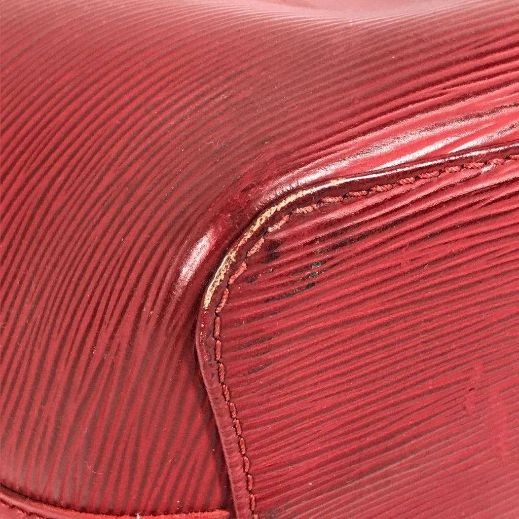 Louis Vuitton Red Color Epi Leather Shoulder Bag (Pre-Owned)