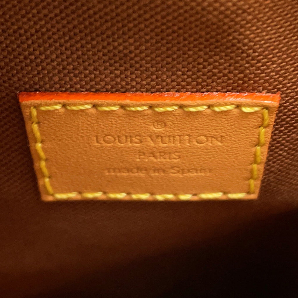 Louis Vuitton Brown Monogram Monogram Pouch Shoulder Bag (Pre-Owned)