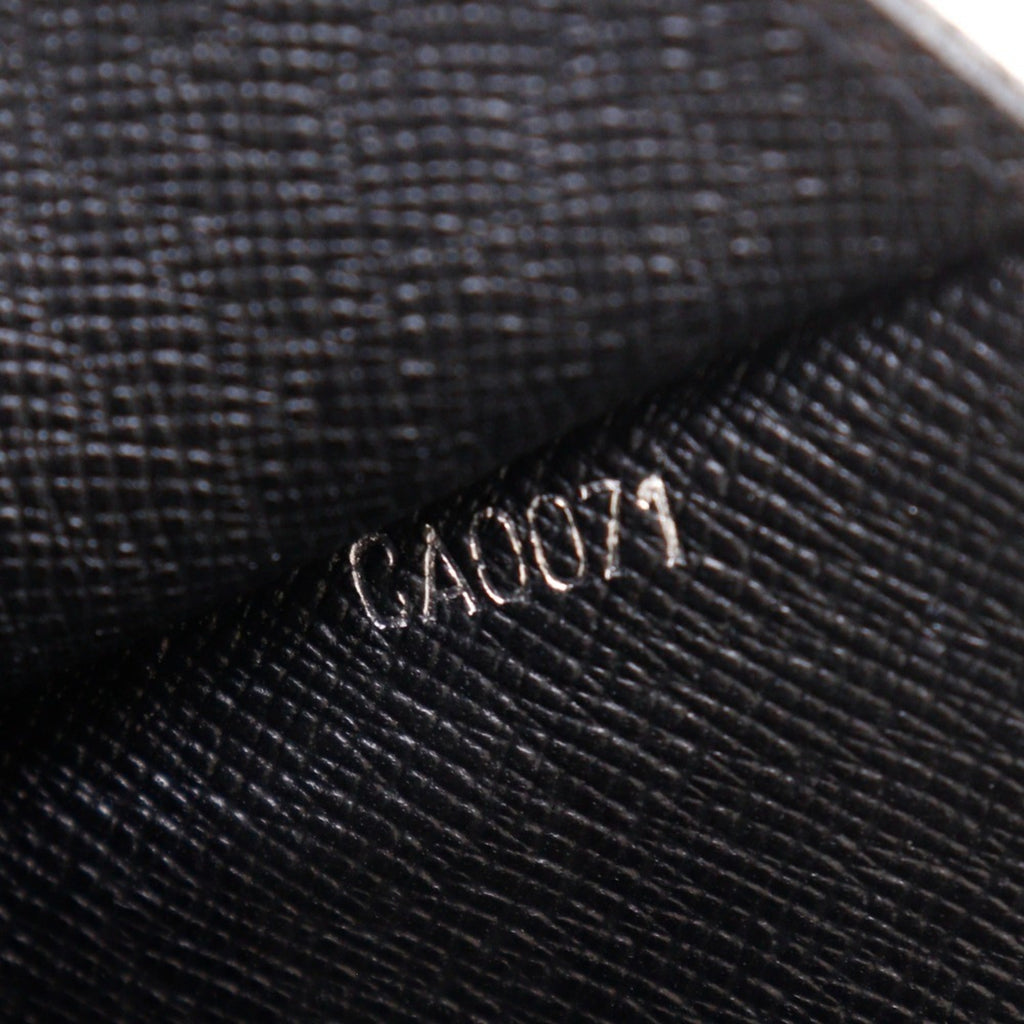 Louis Vuitton Taiga Ardoise Black Taiga Leather Pochette (Pre-Owned)