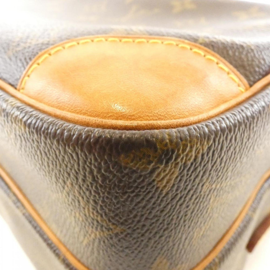 Louis Vuitton Marron Coated Canvas Shoulder Bag (Pre-Owned)