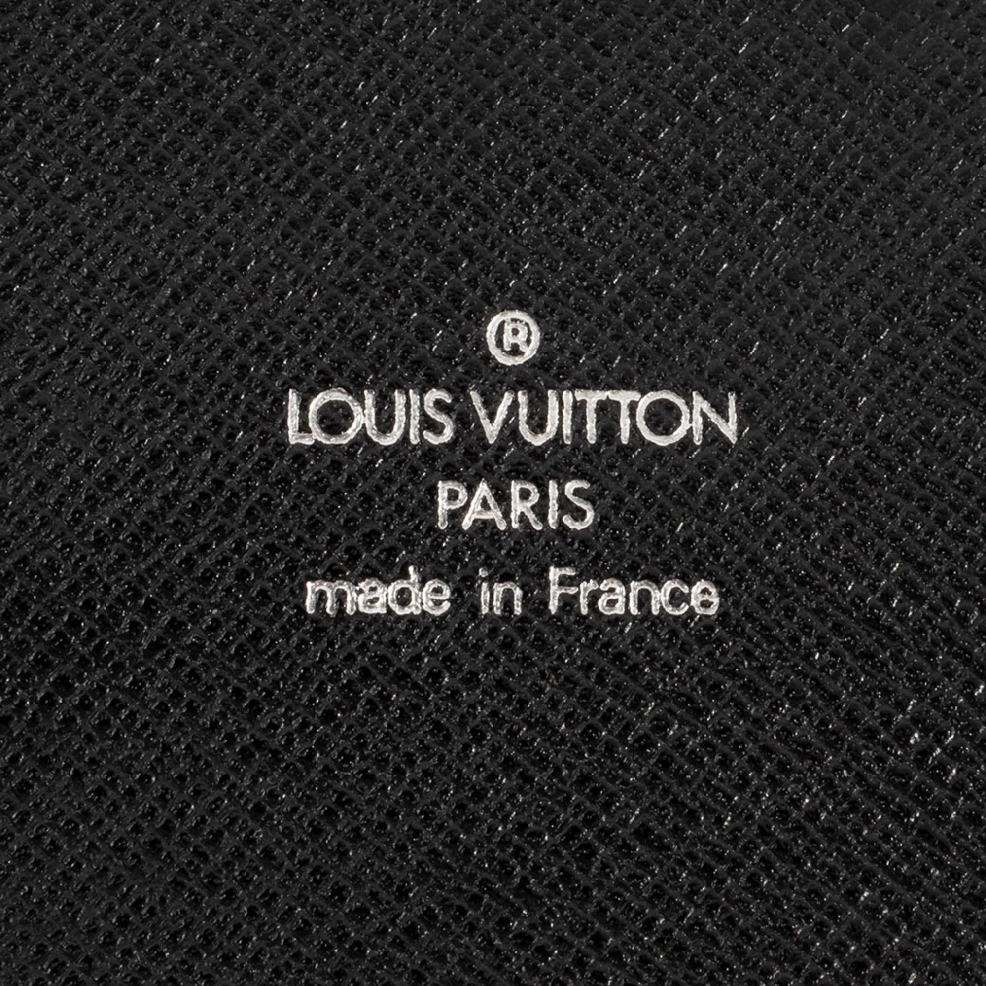Louis Vuitton Black Taiga Leather Leather Long Bill Wallet (Bi-Fold) (Pre-Owned)