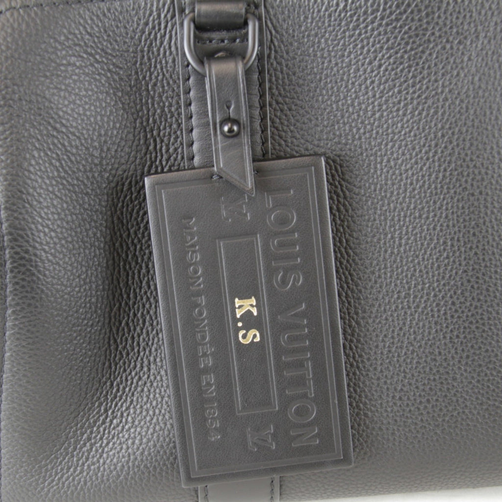 Louis Vuitton Black Leather Shoulder Bag (Pre-Owned)