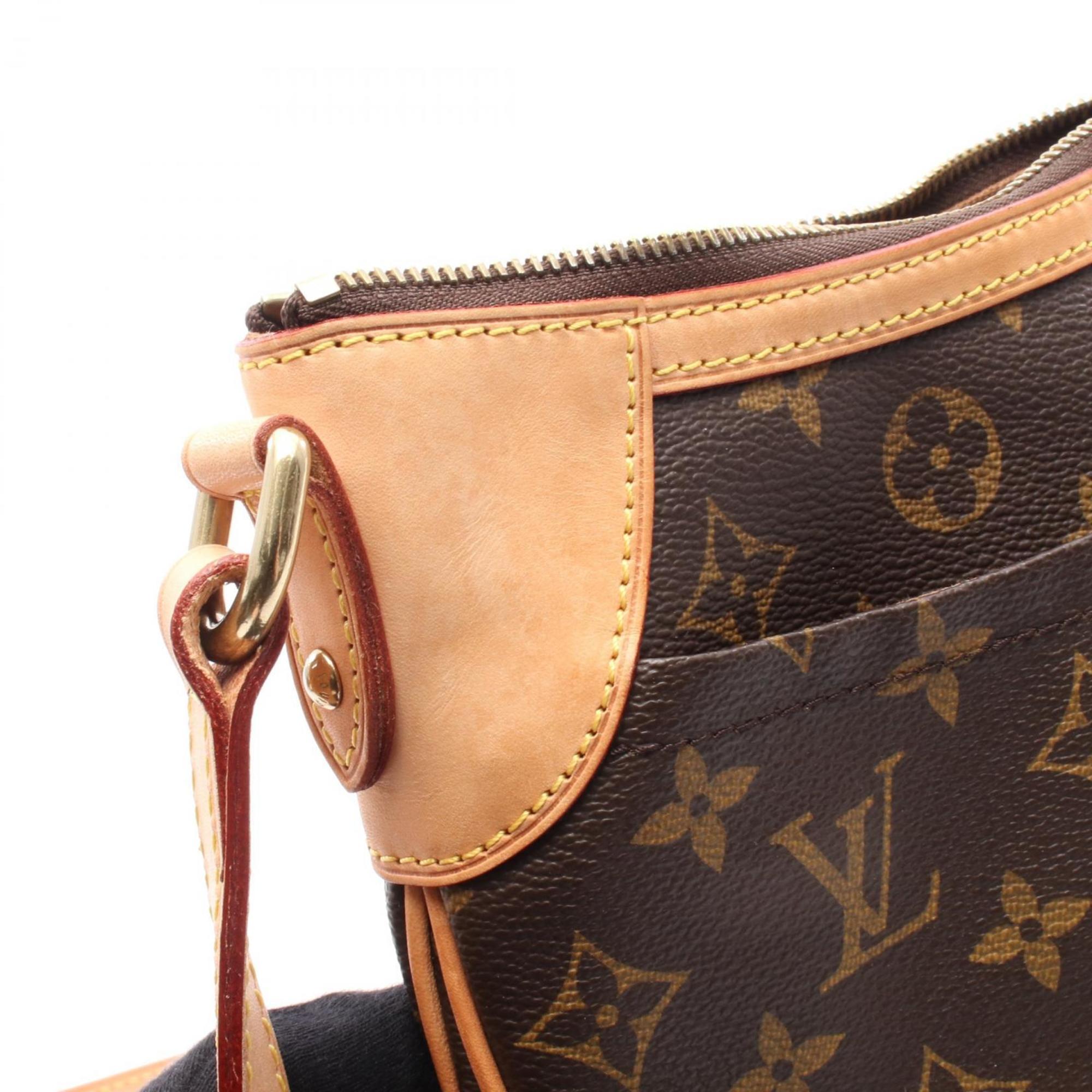 Louis Vuitton Brown Monogram Monogram Shoulder Bag (Pre-Owned)