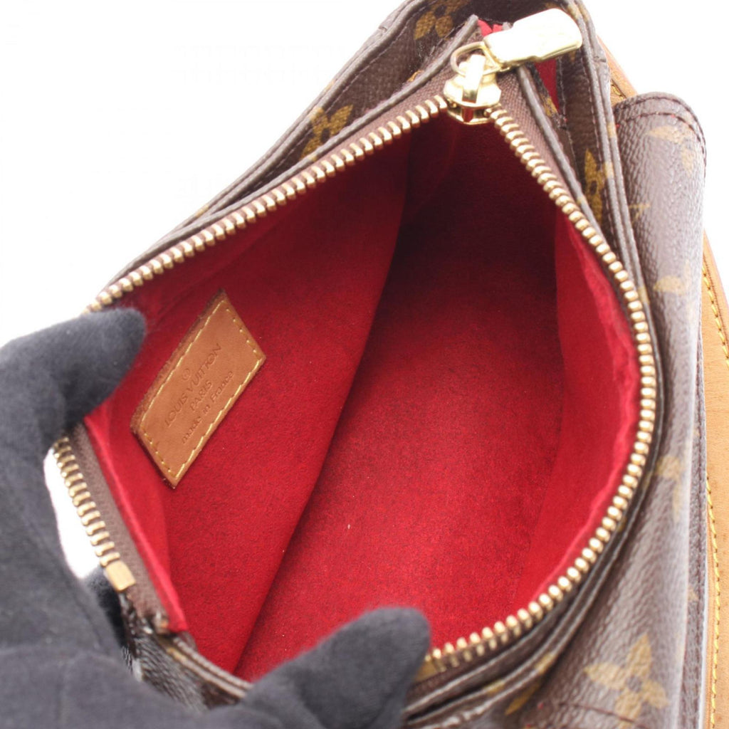 Louis Vuitton Brown Monogram Monogram Shoulder Bag (Pre-Owned)