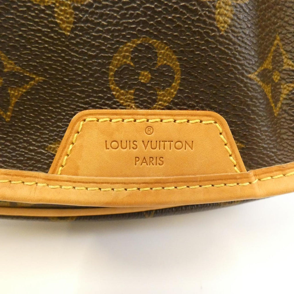Louis Vuitton Marron Coated Canvas Shoulder Bag (Pre-Owned)