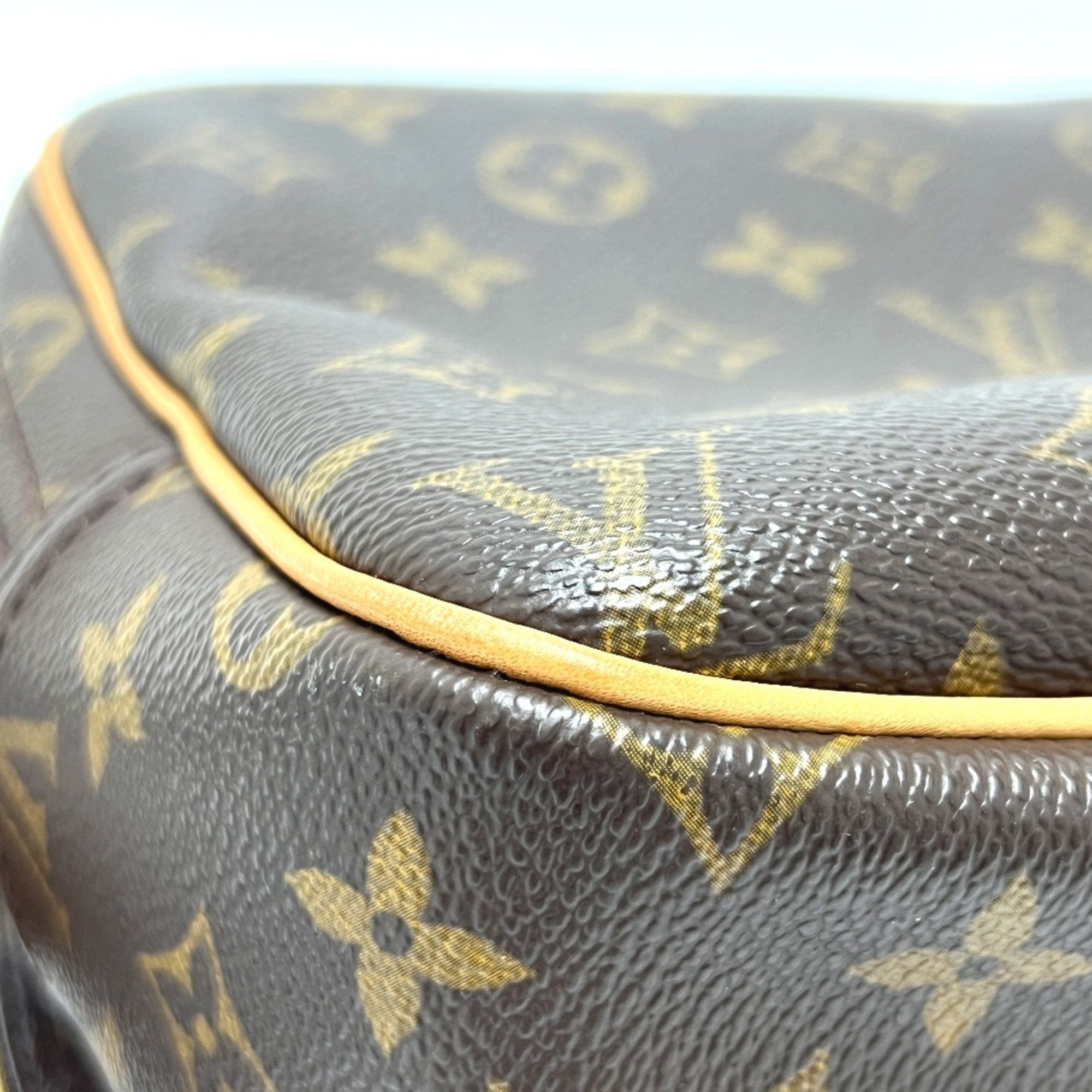 Louis Vuitton Brown Monogram Monogram Shoulder Bag (Pre-Owned)