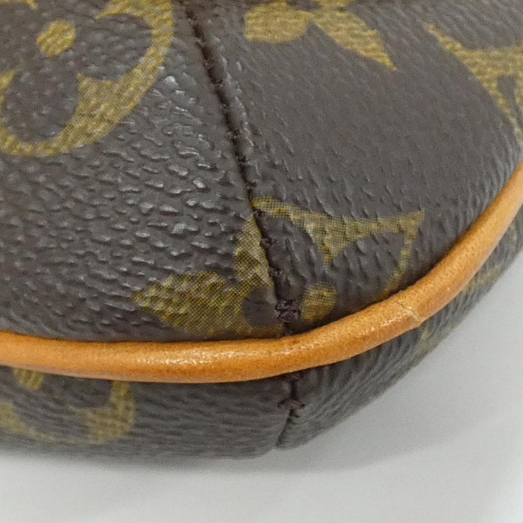 Louis Vuitton Marron Coated Canvas Shoulder Bag (Pre-Owned)