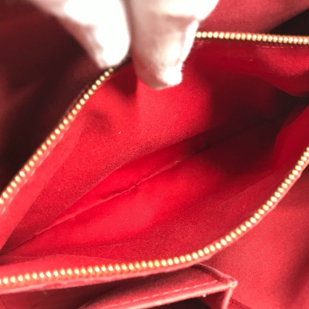 Louis Vuitton Red Color Epi Leather Shoulder Bag (Pre-Owned)