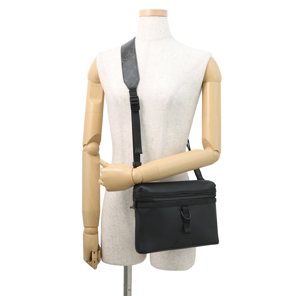 Louis Vuitton Black Noir Leather Messenger Bag Shoulder Bag (Pre-Owned)