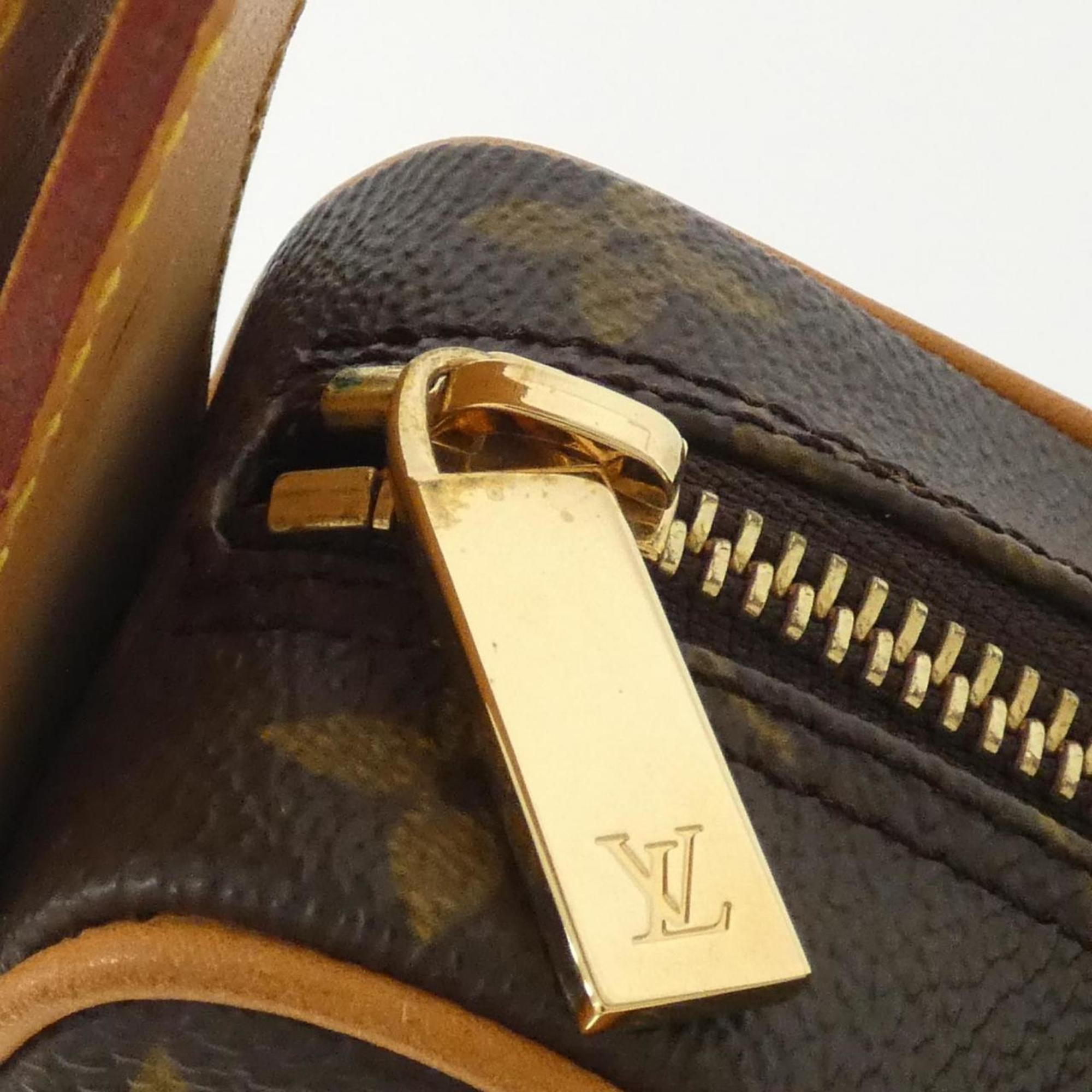 Louis Vuitton Marron Coated Canvas Shoulder Bag (Pre-Owned)