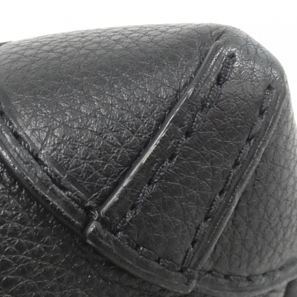 Louis Vuitton Black Shoulder Bag (Pre-Owned)