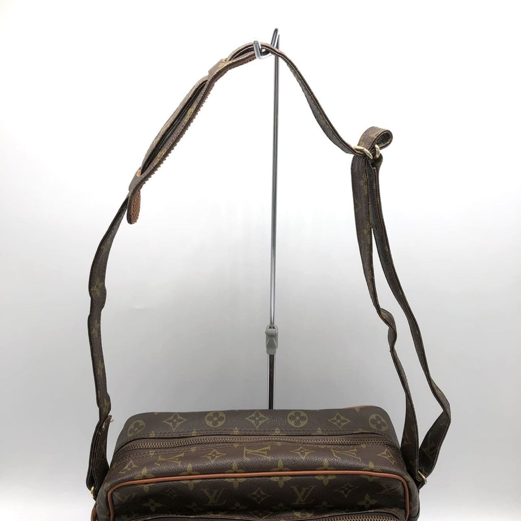 Louis Vuitton Brown Monogram Canvas Shoulder Bag (Pre-Owned)