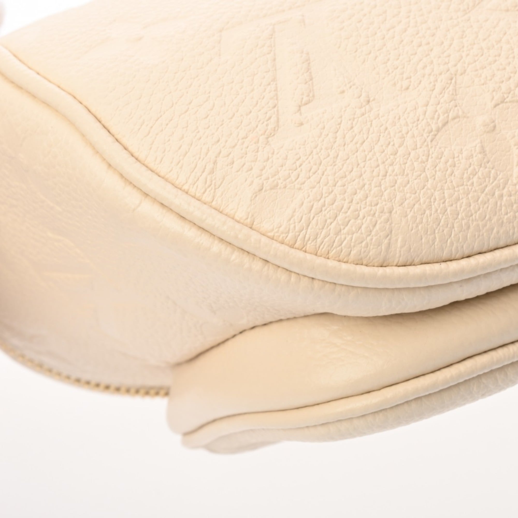 Louis Vuitton Cream Leather Shoulder Bag (Pre-Owned)