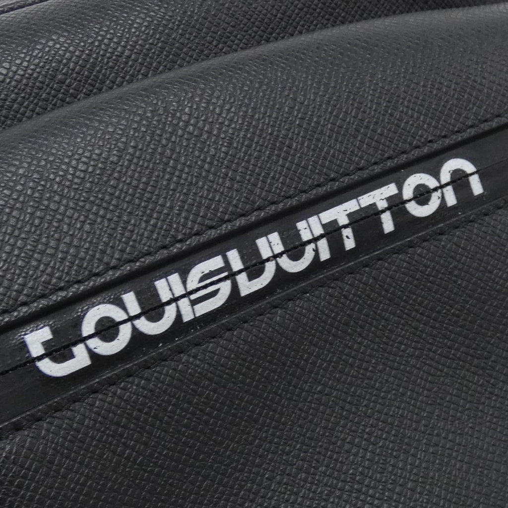 Louis Vuitton Black Leather Shoulder Bag (Pre-Owned)