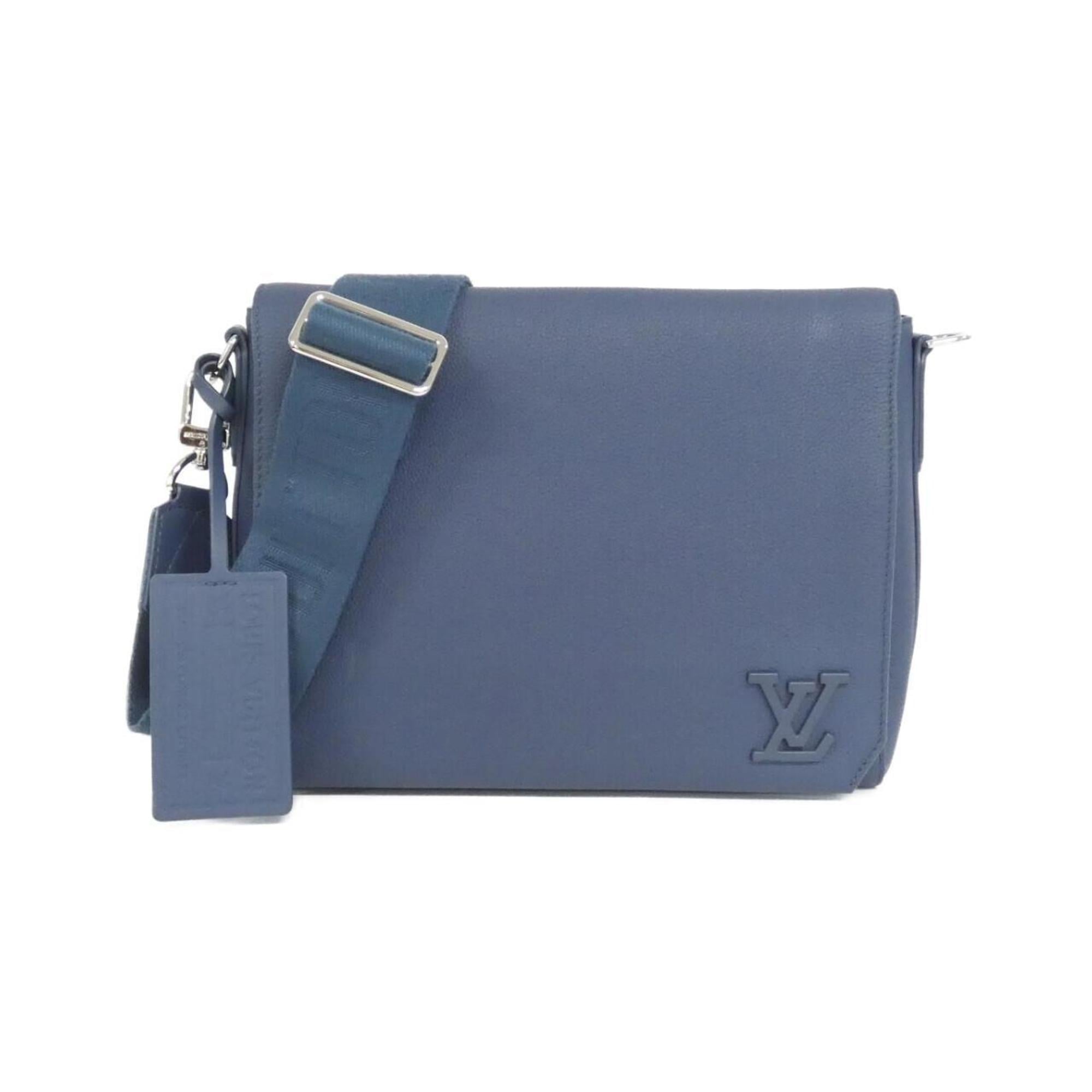 Louis Vuitton Blue Leather Shoulder Bag (Pre-Owned)