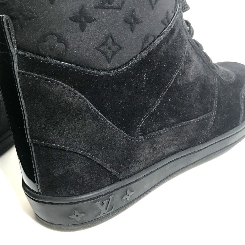 Louis Vuitton Black Sneakers (Pre-Owned)
